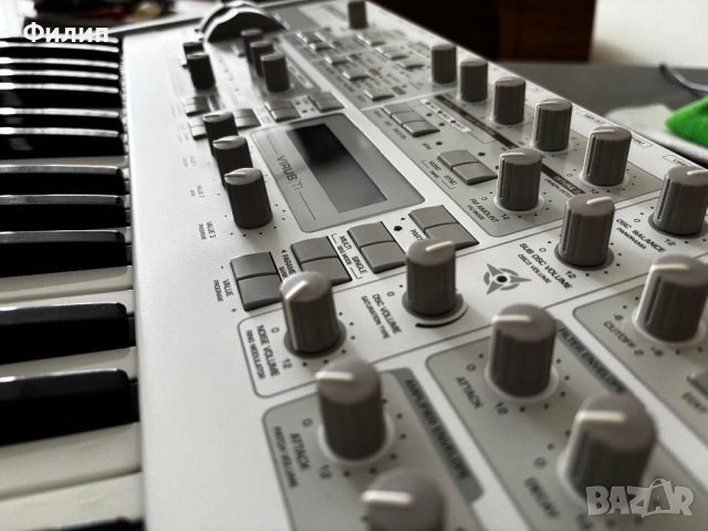 Access Virus TI2 Polar, снимка 2 - Синтезатори - 54194737