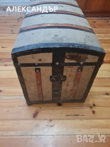 Продавам старинен сандък в добро за годините си състояние.Цена по договаряне., снимка 3 - Нумизматика и бонистика - 51776786