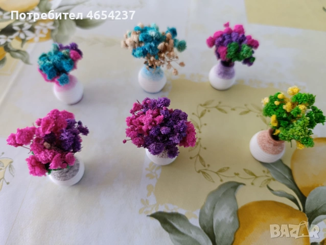 Мини ваза с изкуствени цветя височина 4.5 / 5 см