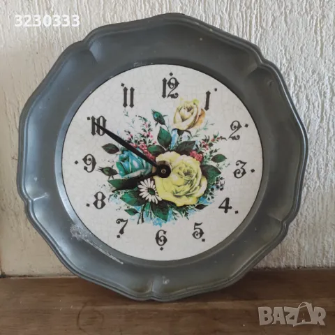 Стар стенен часовник,чиния