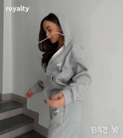 Nike спортен дамски комплект , снимка 2 - Спортни екипи - 51844532