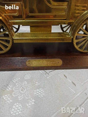 Масивен голям месингов модел на ретро такси за бюро или др. автомобилна диарама върху дървена основа, снимка 6 - Антикварни и старинни предмети - 52771696