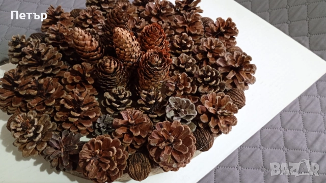 Коледна украса с шишарки, снимка 5 - Декорация за дома - 52294924