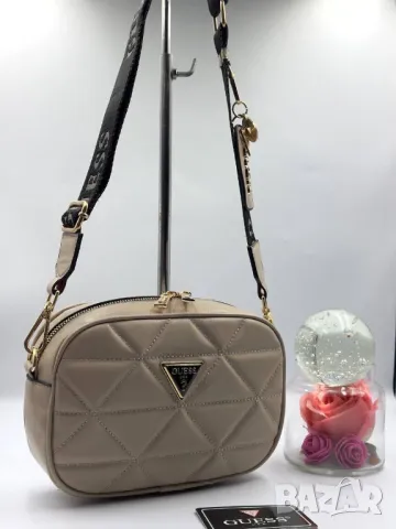 чанти guess , снимка 4 - Чанти - 49048359