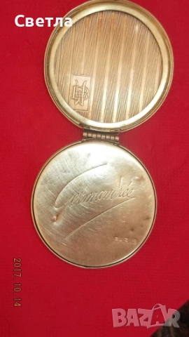 Пудриера на Mignot Boucher Paris, от началото на миналия век и Картичка от Париж от 1937 г ., снимка 4 - Антикварни и старинни предмети - 53160963