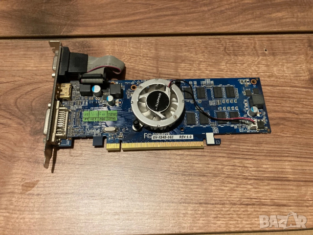 Gigabyte GV-R545-1GI  Radeon HD 5450 - 1 Go