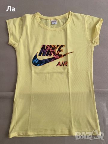 Дамска тениска Nike, снимка 1 - Тениски - 46229349