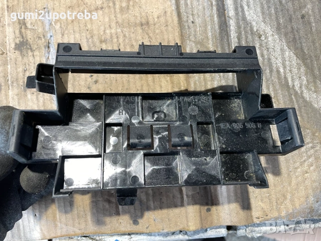 Държач 1EA906508B Volkswagen ID.3 E11 PRO, снимка 3 - Аксесоари и консумативи - 53753778