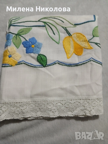 Покривка с бродерия