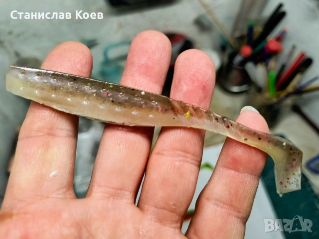 силиконова примамка funky 4 и 4.5 инча, снимка 2 - Такъми - 52596455