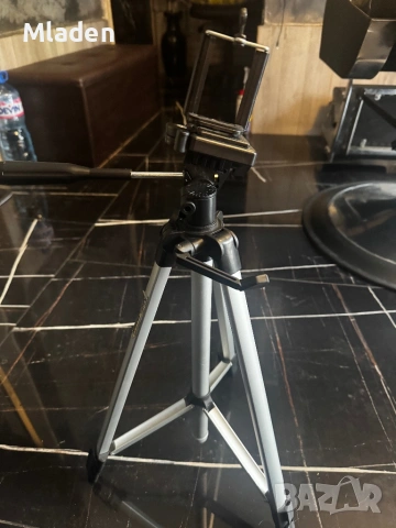 Регулируем на 360 градуса статив за телефон, фотоапарат, видео камера с Bluetooth