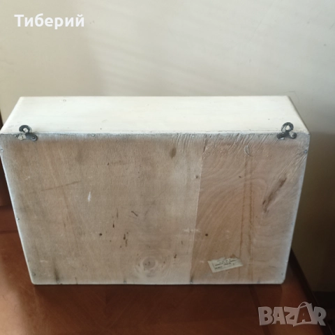 Дървена аптечка шкафче от соца/ретро, снимка 3 - Колекции - 51982930