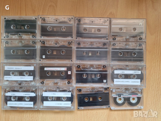 14 броя аудио касети с кутийки, уроци по немски и английски.