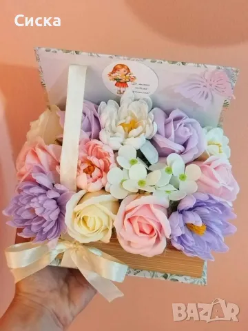 Разнооблазие на кутия книга" със сапунени цветя подходящ подарък за всеки повод, снимка 3 - Подаръци за жени - 40950959