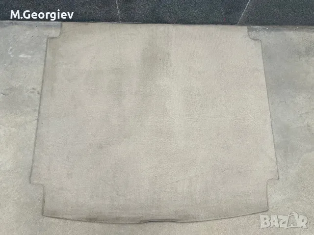 ОРИГИНАЛЕН ГУМЕН ИЛИ ПЛАТНЕН  ЛЕГЕН ЗА БАГАЖНИКА И ОРИГИНАЛНИ СТЕЛКИ ЗА VW TOUAREG след 2013год, снимка 11 - Аксесоари и консумативи - 40099543