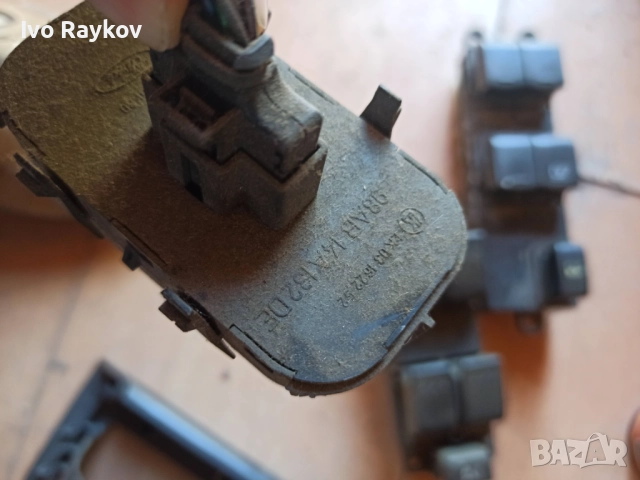 Панел Бутони Стъкла , Ford Focus MK1 , 98AB14A132DE, снимка 2 - Части - 52498083