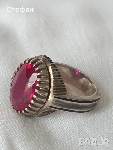 Сребърен пръстен с рубин