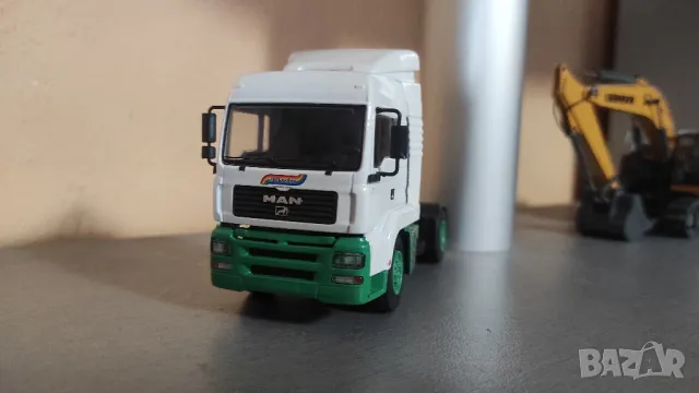 Метален камион MAN 1:50 Conrad, снимка 4 - Колекции - 46956892