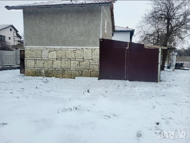 Продава се къща с двор – с. Славеево, обл. Добрич, снимка 6 - Вили - 53156909