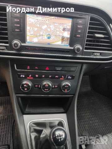 Seat Leon ST 1.6 TDI, снимка 5 - Автомобили и джипове - 52420223