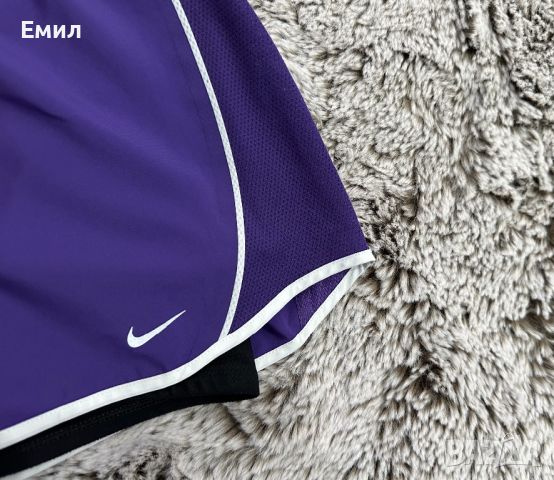 Дамски шорти Nike, Размер L, снимка 3 - Къси панталони и бермуди - 46321280
