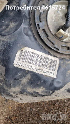 Резервоар с Помпа Мерцедес w204, снимка 2 - Части - 53285347