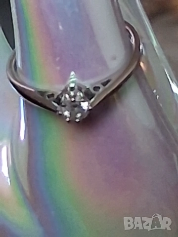 Продавам златен пръстен с брилянт, снимка 4 - Пръстени - 53692343