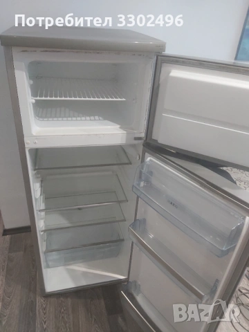 Хладилник с горна камера AEG, снимка 2 - Хладилници - 53766342