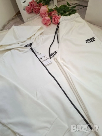 дамски екипи Nike , снимка 4 - Спортни екипи - 51564613