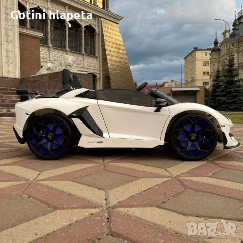 Двуместна КОЛА Licensed Lamborghini Aventador SVJ 24V с функция дрифт, снимка 3 - Детски велосипеди, триколки и коли - 46663624