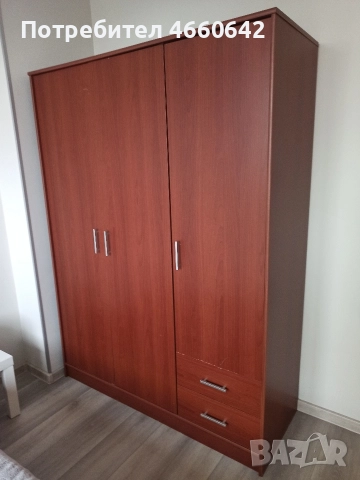 Трикрилен Гардероб , снимка 2 - Гардероби - 52899844