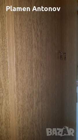 Продавам двукрилен гардероб с надстройка, снимка 7 - Гардероби - 50629844