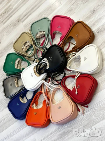 чанти prada, снимка 7 - Чанти - 51427758
