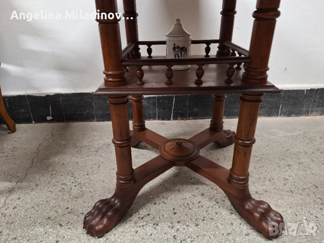 Антична Викторианска маса от орех , снимка 3 - Маси - 51653021