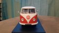 1960 Volkswagen Type 2 Bus T1 1:24 Whitebox/Hachette Diecast Колекционерски модел количка, снимка 3