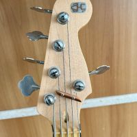 Fender Squier classic vibe 70's Jazz Bass V бас китара, снимка 3 - Китари - 45205273