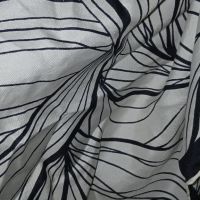 Черно бял дамски шал, снимка 5 - Шалове - 45655483