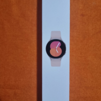 Samsung Galaxy watch 5, 40mm, pink , снимка 1 - Смарт гривни - 44959063