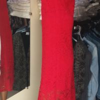 Дълга червена дантелена рокля с остро деколте , снимка 5 - Рокли - 45389605