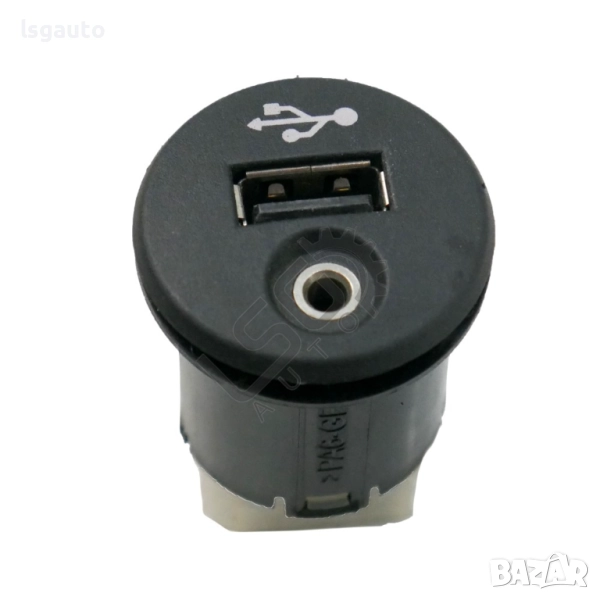 AUX/USB Nissan Juke I 2010-2019 ID:150473, снимка 1