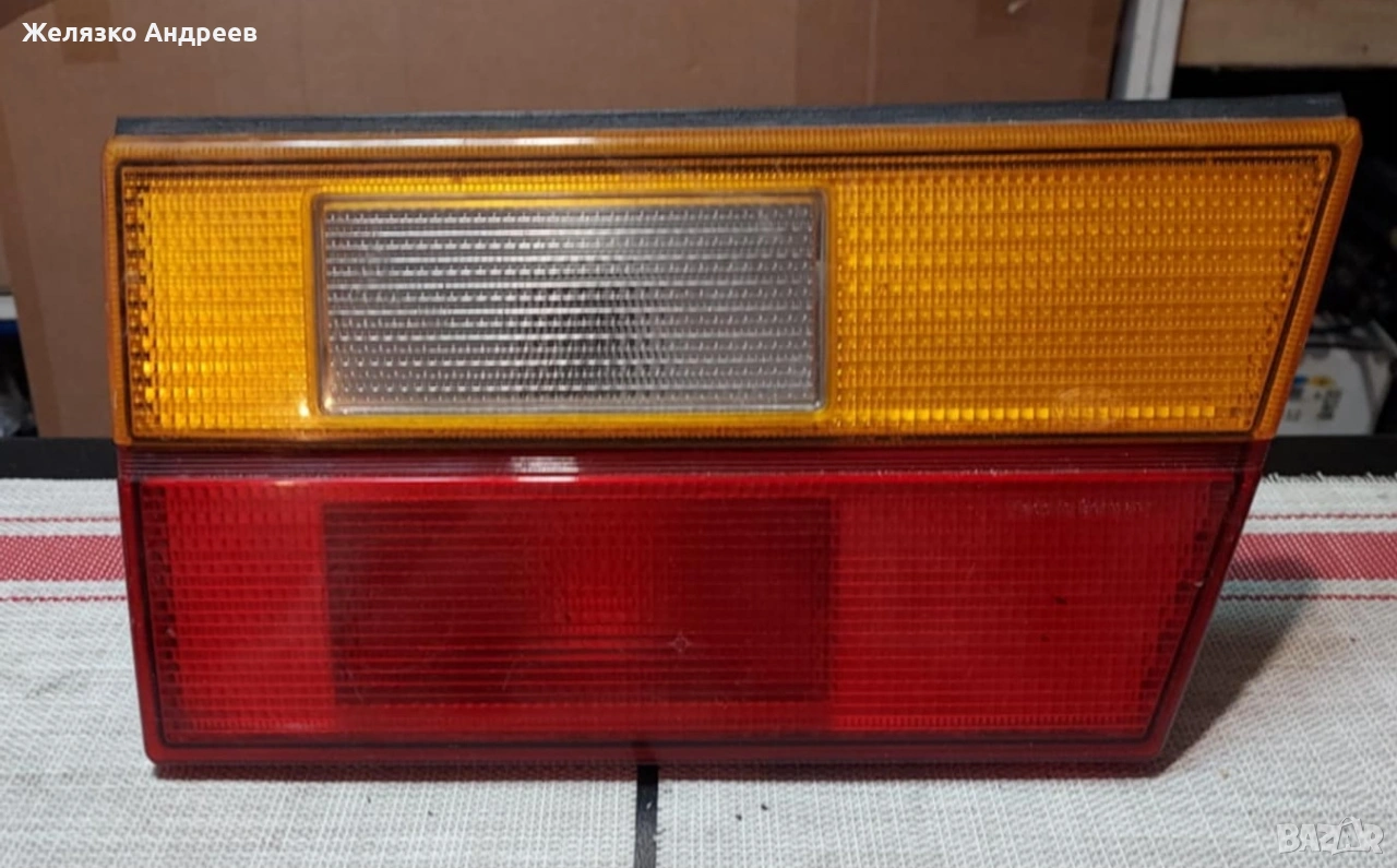 Фолксваген Пасат хечбек 81-88 десен стоп Hella, снимка 1