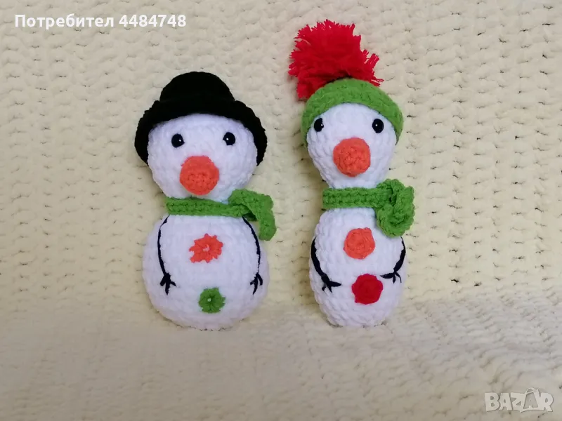 Плетени играчки на една кука снежковци и зайче , снимка 1