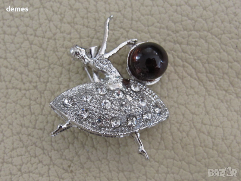 Брошка-балерина от първокласен балтийски кехлибар, снимка 1