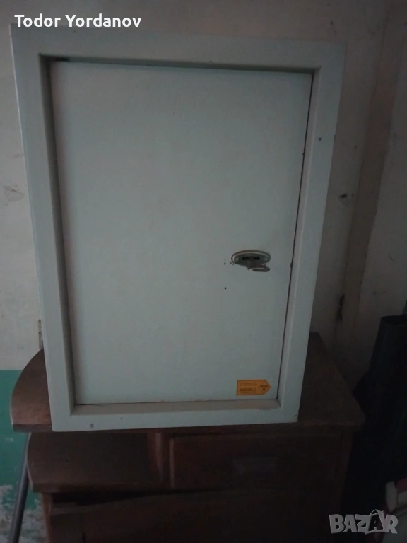 продавам каса за патрони и пистолет и документи, снимка 1