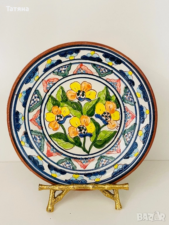 Maquenista Redondo Португалска флорална теракотена керамична чиния с подпис, снимка 1