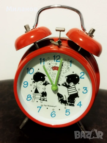 Стар анимиран будилник, настолен часовник