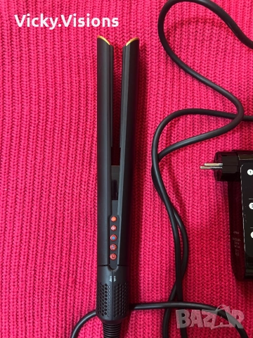 Dyson Airstrait, Black/ Gold, снимка 3 - Друга електроника - 53484783