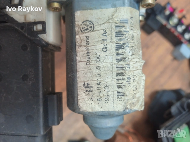 Машинка ел стъкло предна дясна 1C1959802A за VW Golf IV, снимка 3 - Части - 54009417