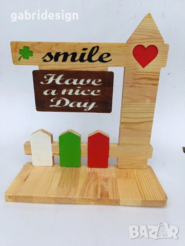 Дървена декоративна оградка за цветя с фамилия – персонален подарък за дома, снимка 3 - Декорация за дома - 53027972