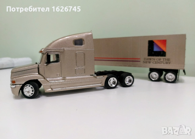 FREIGHTLINER CENTURY 1:43 NZG, снимка 4 - Колекции - 52910053